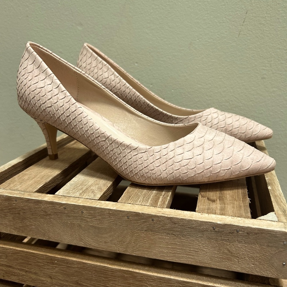 Catherine Malandrino tan pumps size 8 1/2